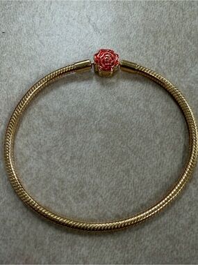 Pandora Gold Tone Bracelet with Red Rose Clasp new no box 8 inches